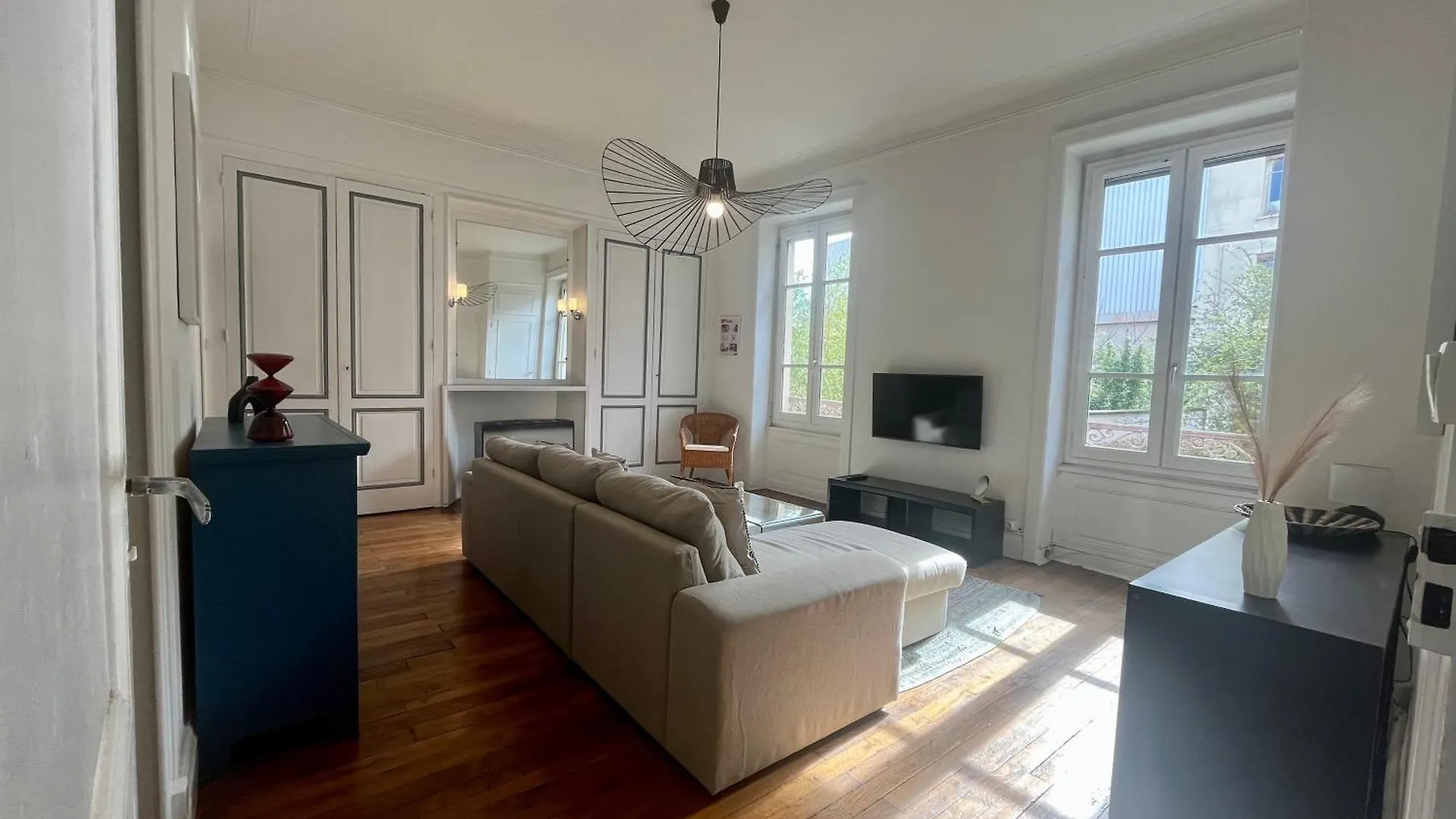 Apartment Suite Lavani Lyon France